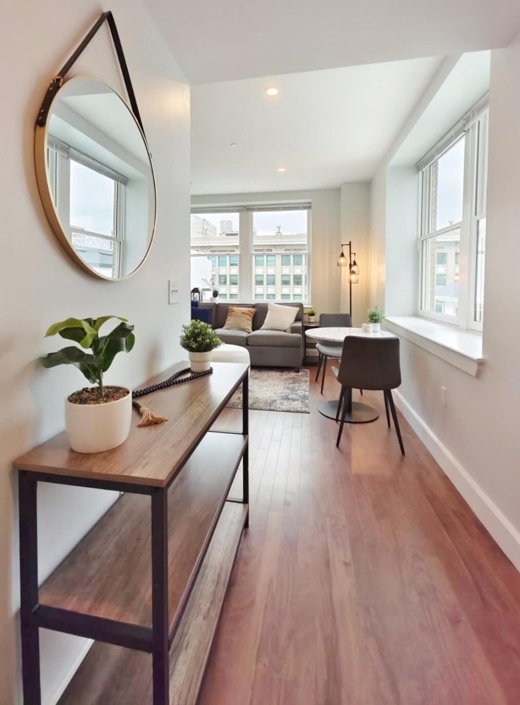 Fun Cozy Apts - 1 25 Mile Walk To Tiaa Bnk Fld Jacksonville Exterior photo